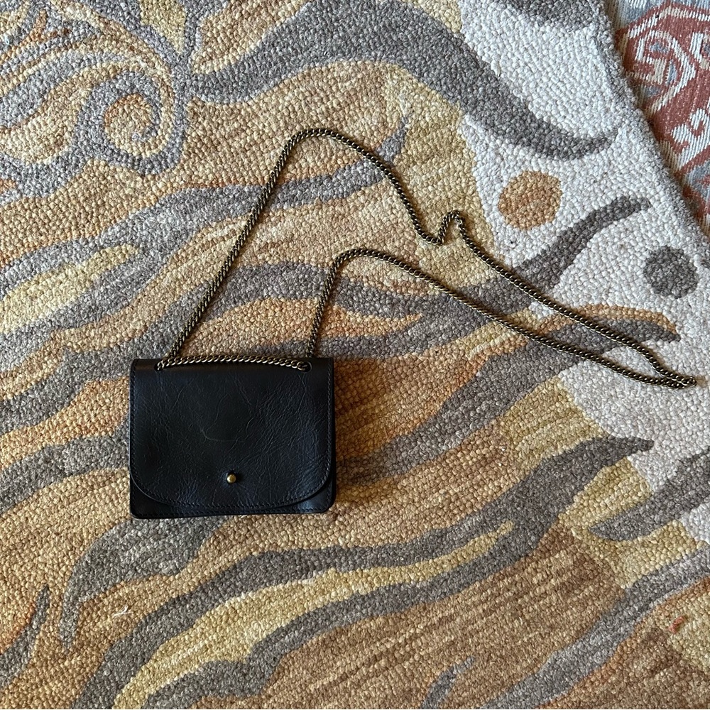 Madewell crossbody chain wallet bag in black. NWT never used